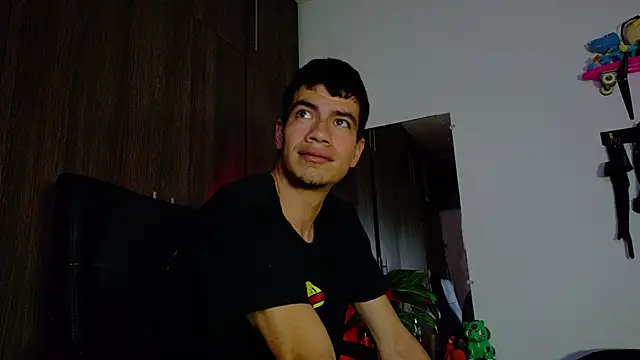 Snapshot of Nymphobuddies chatting on 01.28.25 Nymphobuddies online show from 01.28.25