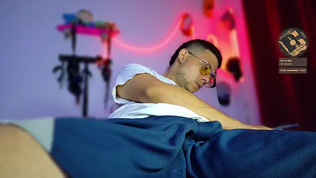 Snapshot of Nymphobuddies chatting on 02.14.25 Nymphobuddies online show from 02.14.25