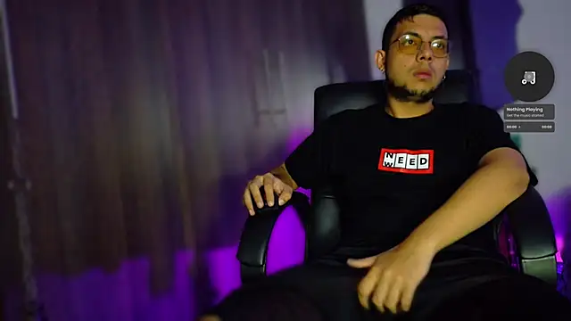 Snapshot of Nymphobuddies chatting on 02.28.25 Nymphobuddies online show from 02.28.25