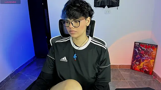 Snapshot of gooddess_isis chatting on 09.18.25 gooddess isis online show from 09.18.25