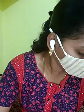 Snapshot of Tamil_Shalini_Lustyy chatting on 02.12.25 Tamil Shalini Lustyy online show from 02.12.25