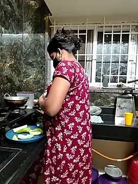 Snapshot of Tamil_Shalini_Lustyy chatting on 12.19.25 Tamil Shalini Lustyy online show from 12.19.25