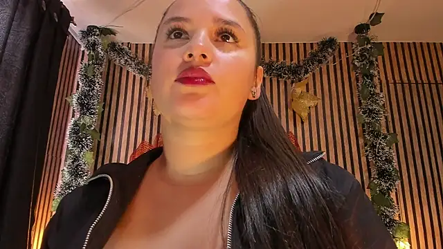 Snapshot of Victoria_Ponce1 chatting on 12.14.24 Victoria Ponce1 online show from 12.14.24