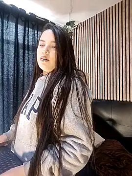 Snapshot of Victoria_Ponce1 chatting on 03.17.25 Victoria Ponce1 online show from 03.17.25