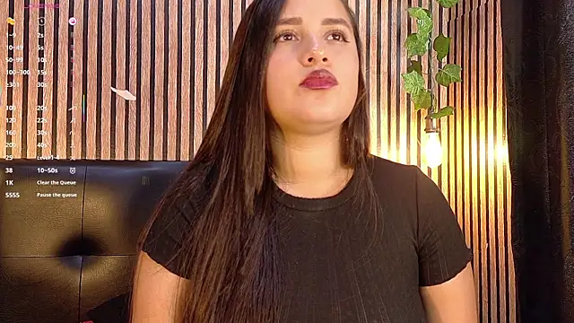 Snapshot of Victoria_Ponce1 chatting on 09.16.25 Victoria Ponce1 online show from 09.16.25