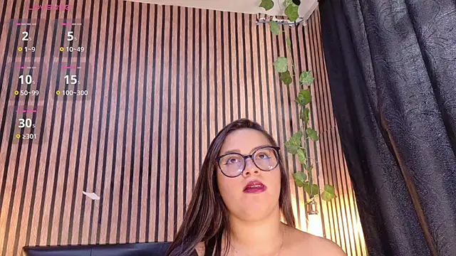Snapshot of Victoria_Ponce1 chatting on 09.23.25 Victoria Ponce1 online show from 09.23.25