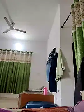 Snapshot of shale26 chatting on 03.08.25 shale26 online show from 03.08.25