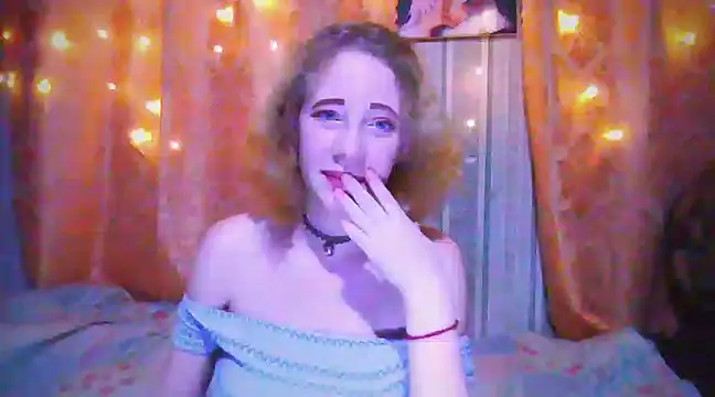 Snapshot of MelxMellie chatting on 12.20.24 MelxMellie online show from 12.20.24