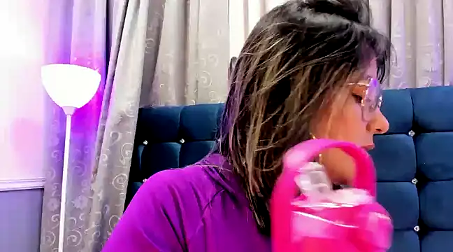 Pandoracherry online show from 02.21.25