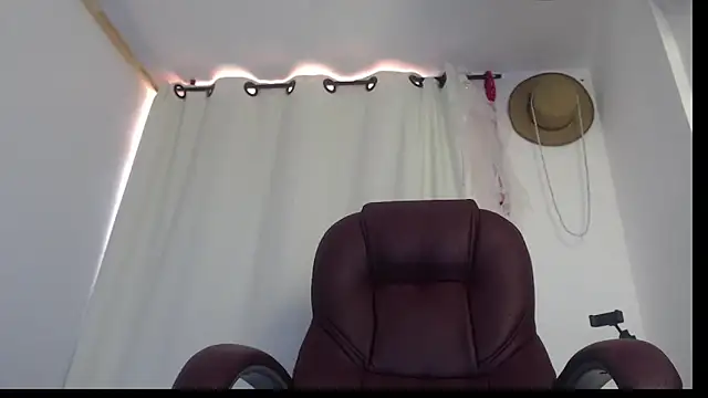 Xileny-Halliwey online show from 02.08.26