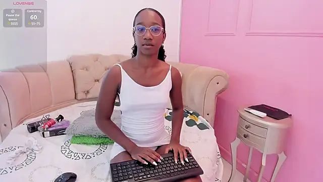 Snapshot of briannaduque chatting on 01.09.25 briannaduque online show from 01.09.25