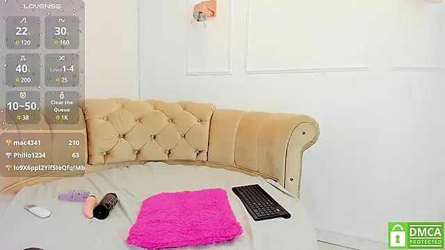 Snapshot of briannaduque chatting on 01.28.25 briannaduque online show from 01.28.25