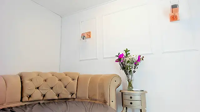 Snapshot of briannaduque chatting on 02.21.25 briannaduque online show from 02.21.25