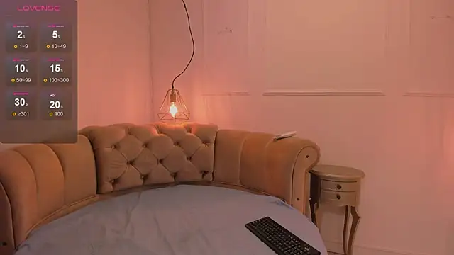 Snapshot of briannaduque chatting on 03.05.25 briannaduque online show from 03.05.25