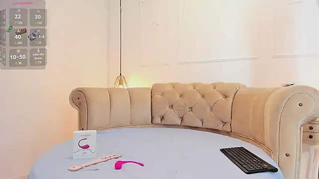 Snapshot of briannaduque chatting on 03.08.25 briannaduque online show from 03.08.25