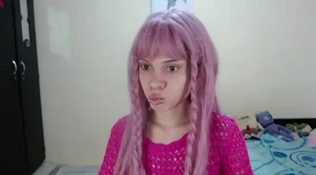 Snapshot of hachi_kitty chatting on 01.03.25 hachi kitty online show from 01.03.25