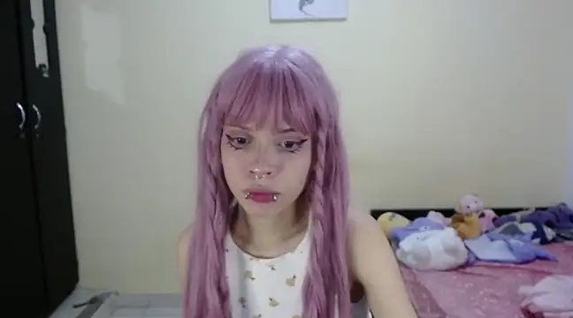 Snapshot of hachi_kitty chatting on 01.07.25 hachi kitty online show from 01.07.25