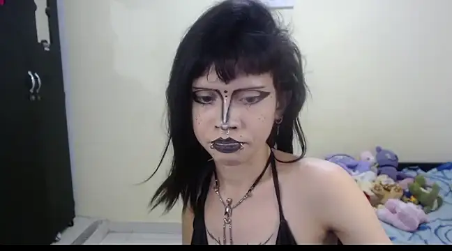 Snapshot of hachi_kitty chatting on 03.20.25 hachi kitty online show from 03.20.25