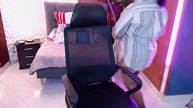 Snapshot of ashleylove_prg chatting on 02.02.25 ashleylove prg online show from 02.02.25