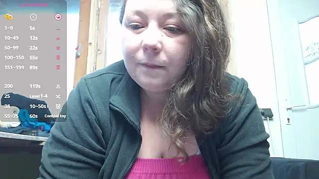 Snapshot of KasiaPrivat chatting on 12.17.24 KasiaPrivat online show from 12.17.24