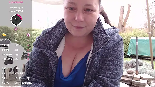 Snapshot of KasiaPrivat chatting on 12.18.24 KasiaPrivat online show from 12.18.24