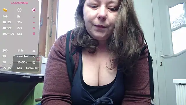 Snapshot of KasiaPrivat chatting on 12.29.24 KasiaPrivat online show from 12.29.24