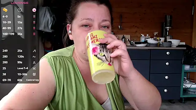 Snapshot of KasiaPrivat chatting on 11.16.25 KasiaPrivat online show from 11.16.25