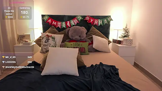 Snapshot of AmA_lia_ chatting on 12.22.24 AmA lia online show from 12.22.24