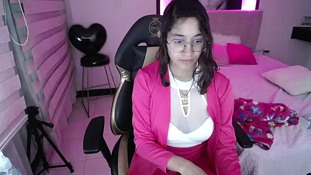 Snapshot of Lili_Gomez_ chatting on 01.08.25 Lili Gomez online show from 01.08.25