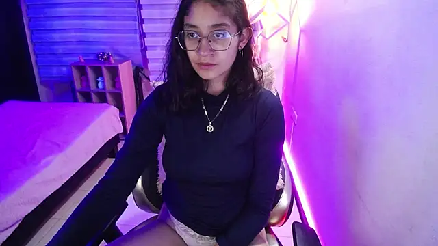Snapshot of Lili_Gomez_ chatting on 01.12.25 Lili Gomez online show from 01.12.25