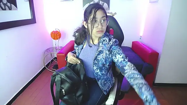 Snapshot of Lili_Gomez_ chatting on 01.21.25 Lili Gomez online show from 01.21.25