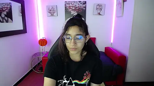 Snapshot of Lili_Gomez_ chatting on 01.22.25 Lili Gomez online show from 01.22.25