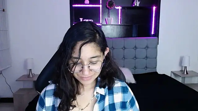 Snapshot of Lili_Gomez_ chatting on 01.25.25 Lili Gomez online show from 01.25.25