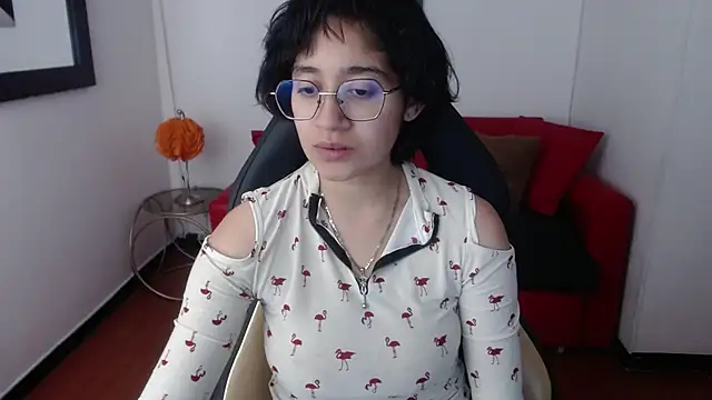 Snapshot of Lili_Gomez_ chatting on 02.01.25 Lili Gomez online show from 02.01.25