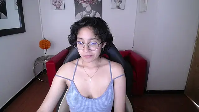 Snapshot of Lili_Gomez_ chatting on 02.10.25 Lili Gomez online show from 02.10.25