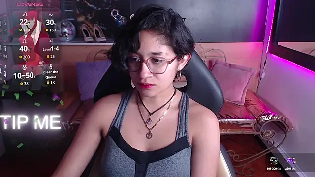 Snapshot of Lili_Gomez_ chatting on 10.06.25 Lili Gomez online show from 10.06.25