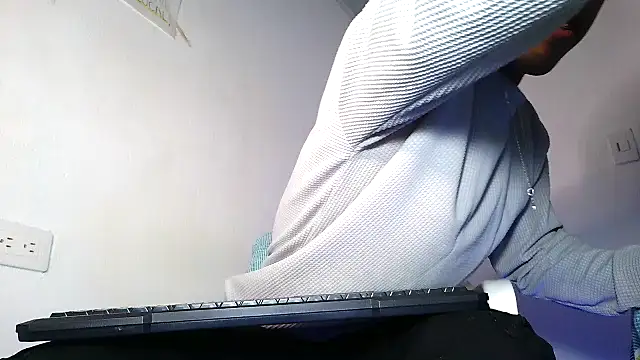 maximo vega newv online show from 03.08.26