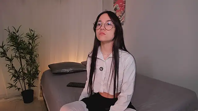 Lia Sweett  online show from 06.11.26