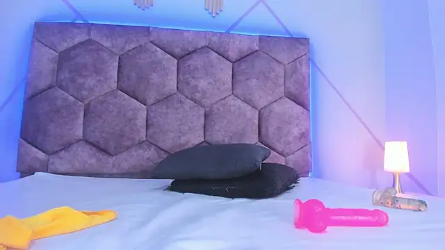 Snapshot of aggy_castel chatting on 01.13.25 aggy castel online show from 01.13.25