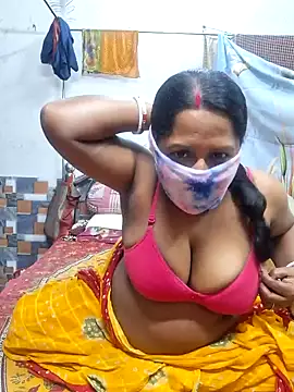 Snapshot of Real_Desi_Couple chatting on 12.11.24 Real Desi Couple online show from 12.11.24