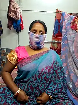 Snapshot of Real_Desi_Couple chatting on 12.16.24 Real Desi Couple online show from 12.16.24