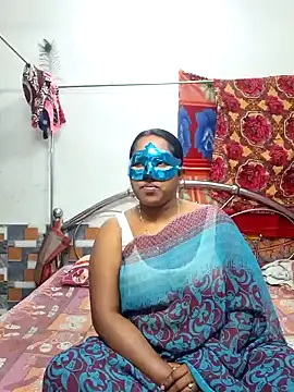 Snapshot of Real_Desi_Couple chatting on 12.19.24 Real Desi Couple online show from 12.19.24