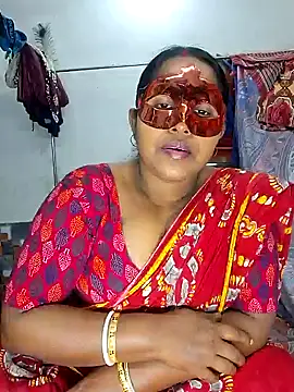 Snapshot of Real_Desi_Couple chatting on 12.25.24 Real Desi Couple online show from 12.25.24