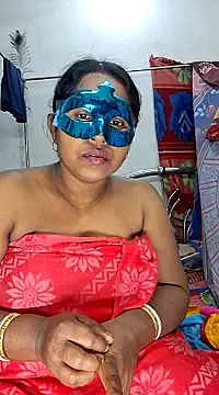 Snapshot of Real_Desi_Couple chatting on 01.01.25 Real Desi Couple online show from 01.01.25