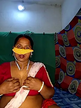 Snapshot of Real_Desi_Couple chatting on 03.19.26 Real Desi Couple online show from 03.19.26