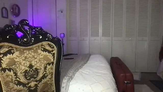 Snapshot of megansweetfromthevalley chatting on 11.30.25 megansweetfromthevalley online show from 11.30.25