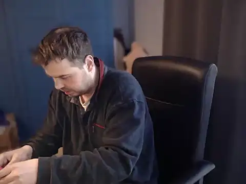 Snapshot of CuteMan33 chatting on 02.01.26 CuteMan33 online show from 02.01.26