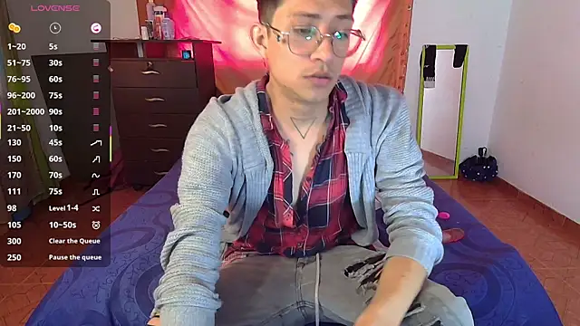 Snapshot of Sweet_c4mer0n chatting on 09.23.25 Sweet c4mer0n online show from 09.23.25