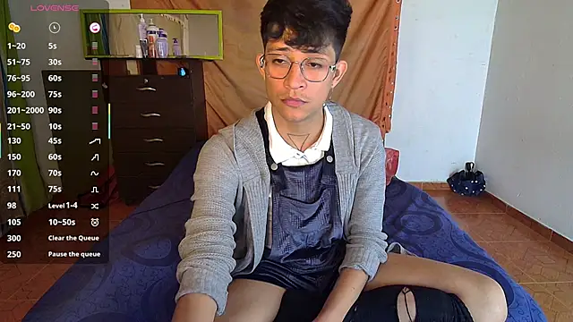 Snapshot of Sweet_c4mer0n chatting on 09.24.25 Sweet c4mer0n online show from 09.24.25