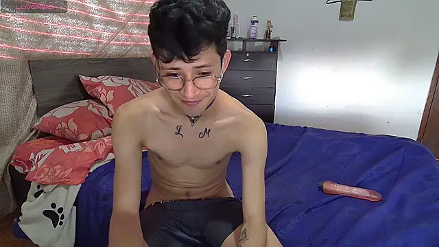 Snapshot of Sweet_c4mer0n chatting on 10.13.25 Sweet c4mer0n online show from 10.13.25